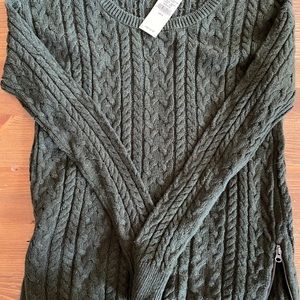 American Eagle sweater